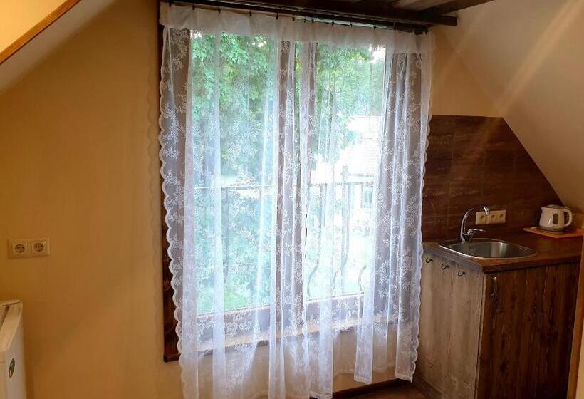 اتاق استاندارد با بالکن, Guest House And Camping Jurmala