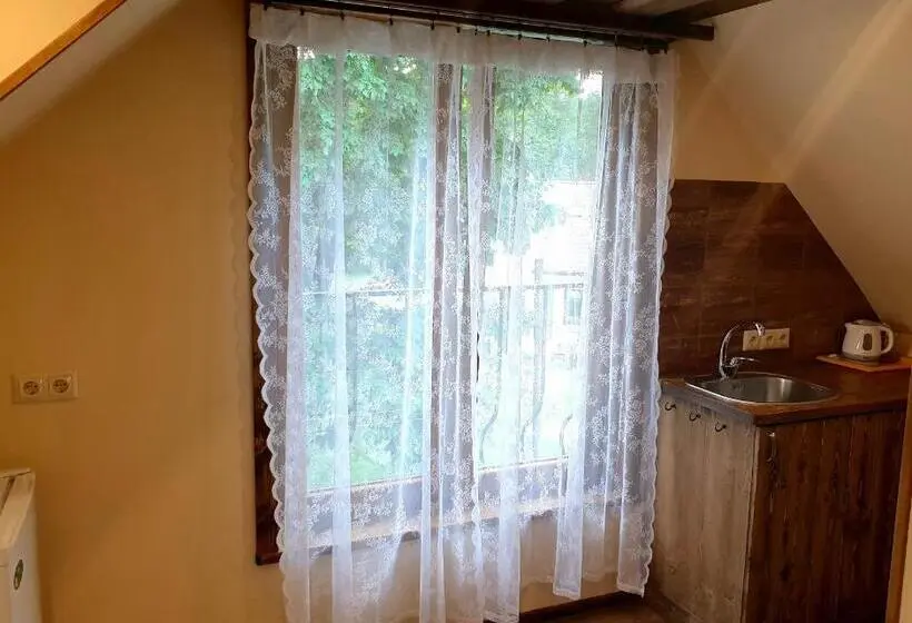 اتاق استاندارد با بالکن, Guest House And Camping Jurmala