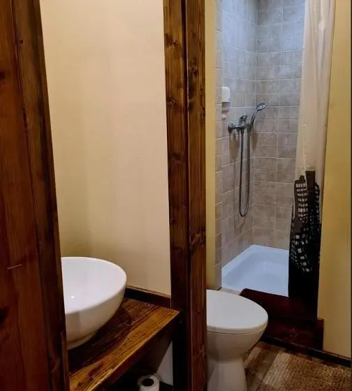 اتاق استاندارد چهارنفره با چشم‌انداز باغ, Guest House And Camping Jurmala