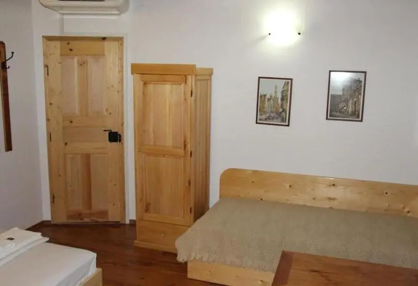 ファミリールーム, Guest House The Old Lovech