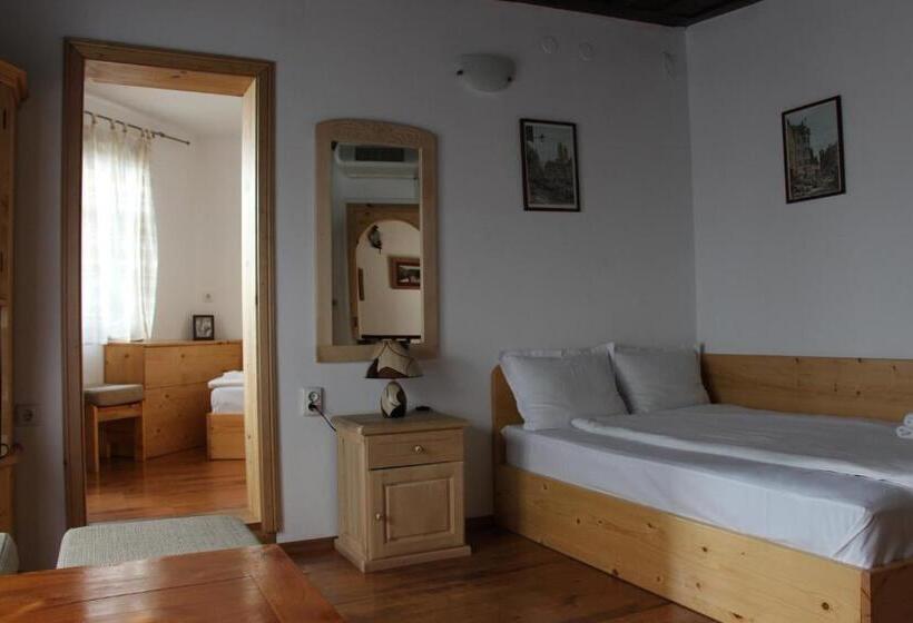 家庭间, Guest House The Old Lovech