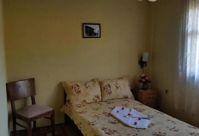 バス共有のスタンダードルーム, Mechta Guest House