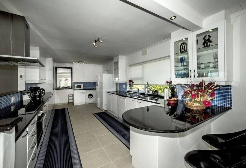 皇家套房, Penguinden   Load Shedding Free