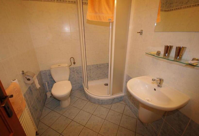 标准三人间, Penzion Pod Bílou Horou