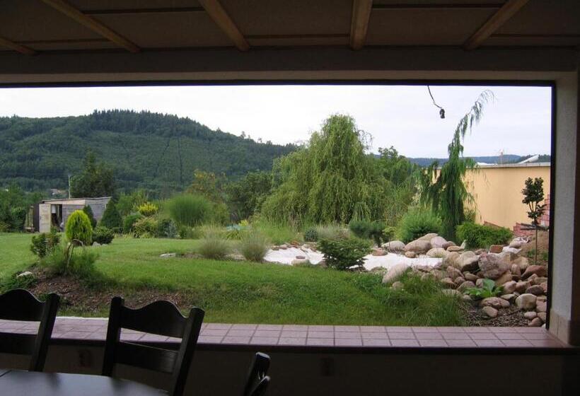 סטודיו סופריור, Penzion Surf