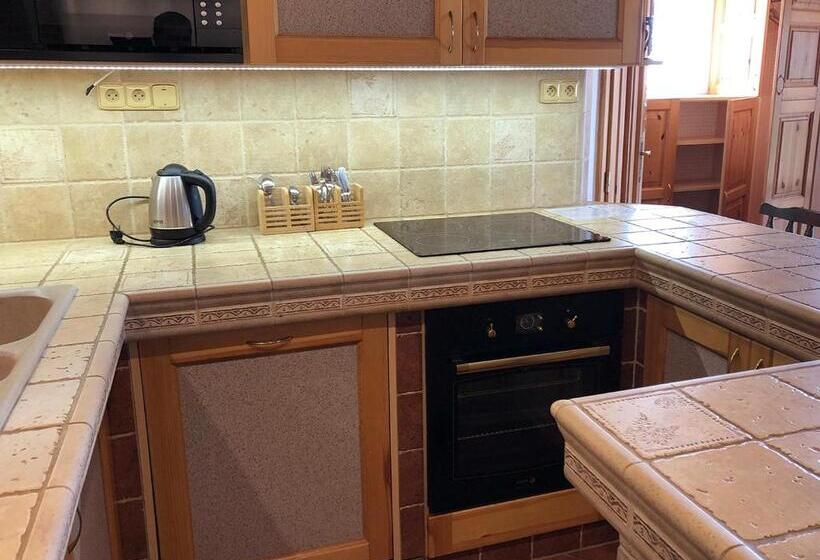 סטודיו סופריור, Penzion Surf