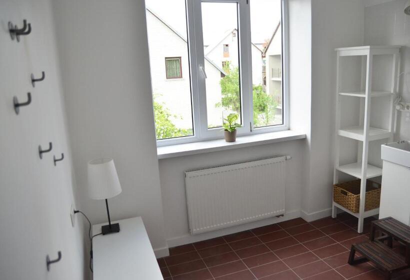 اتاق خانوادگی, Sakà Vacation House