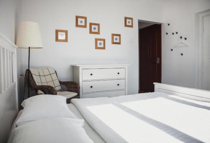 اتاق خانوادگی, Sakà Vacation House