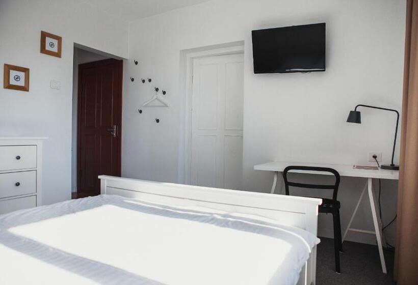 اتاق خانوادگی, Sakà Vacation House