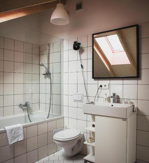 اتاق پنت هاوس, Sakà Vacation House