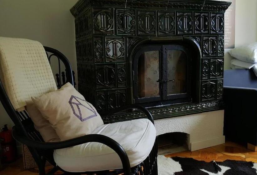 اتاق لوکس خانوادگی, Sakà Vacation House