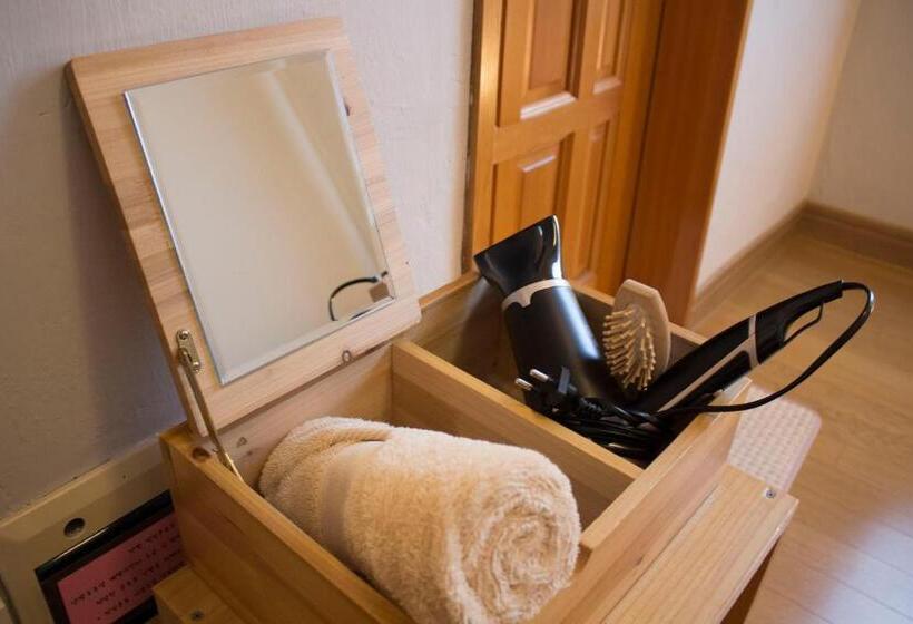 اتاق استاندارد یک نفره, Tong Stay