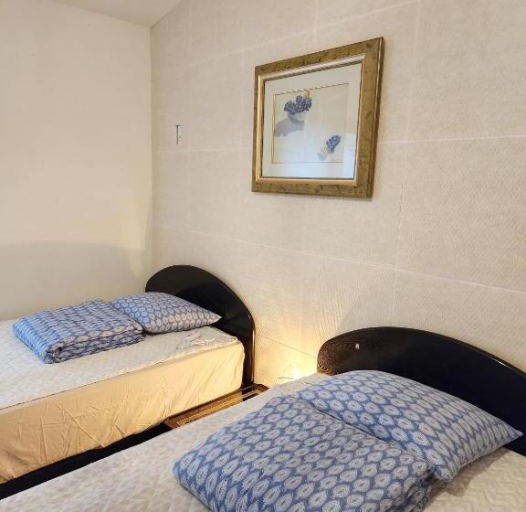 اتاق استاندارد, Tong Stay