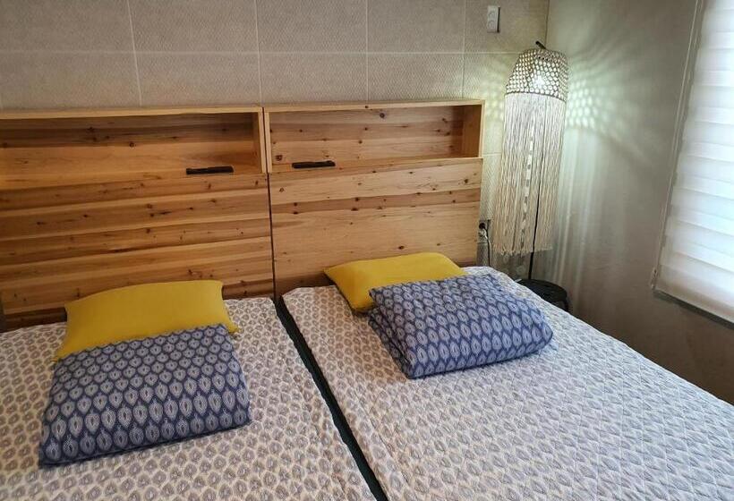 اتاق لوکس, Tong Stay