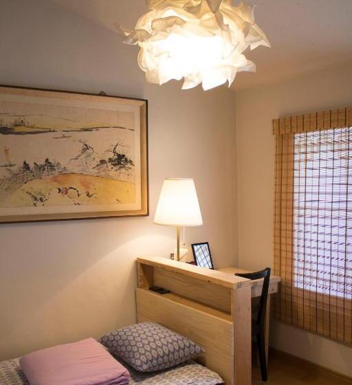 اتاق لوکس یک تخته, Tong Stay