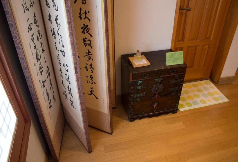 اتاق لوکس یک تخته, Tong Stay