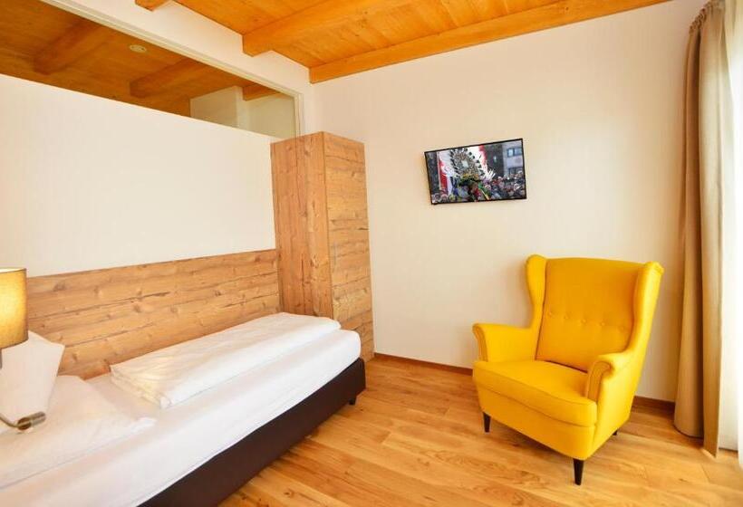 חדר סטנדרט לשלושה, Gasthof Hirschen