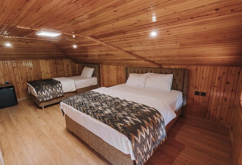 חדר קומפורט לשלושה, Iskalita Otel