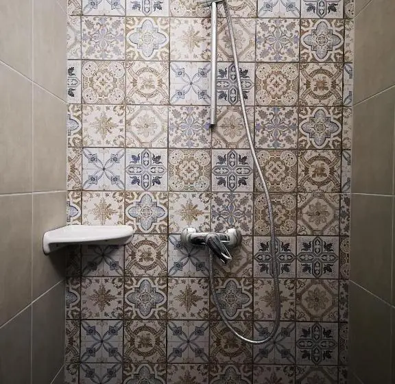 استودیوی استاندارد, Gyöngyszem Vendégház