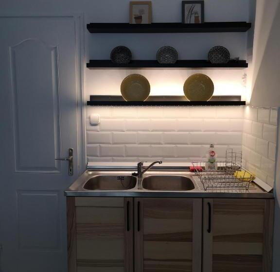 شقة غرفة واحدة, Gyöngyszem Vendégház