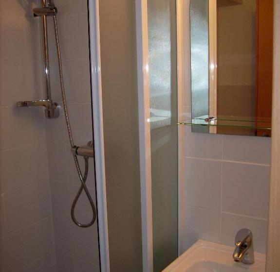 غرفة قياسية ثلاثية, Penzion U Dvojice