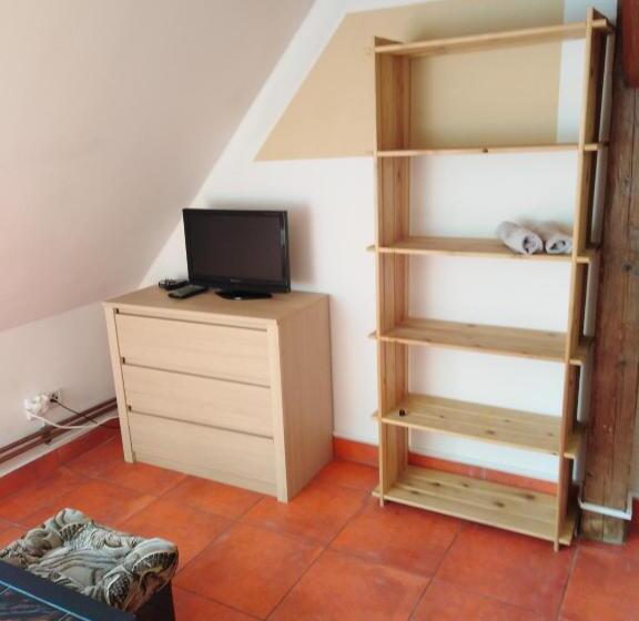 غرفة قياسية ثلاثية, Penzion U Dvojice