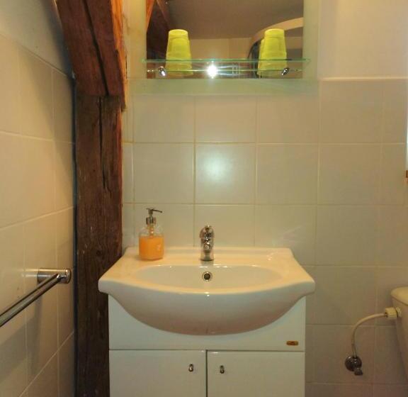 غرفة إقتصادية, Penzion U Dvojice