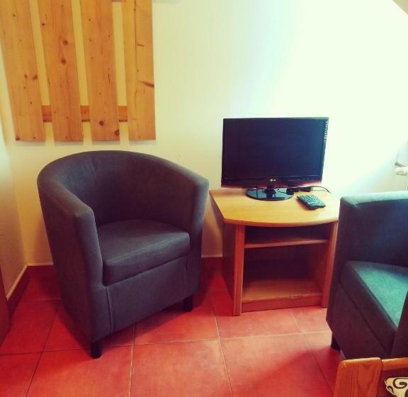 غرفة إقتصادية, Penzion U Dvojice