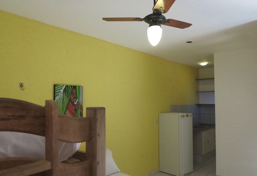 家庭间, Pousada Pé Na Areia