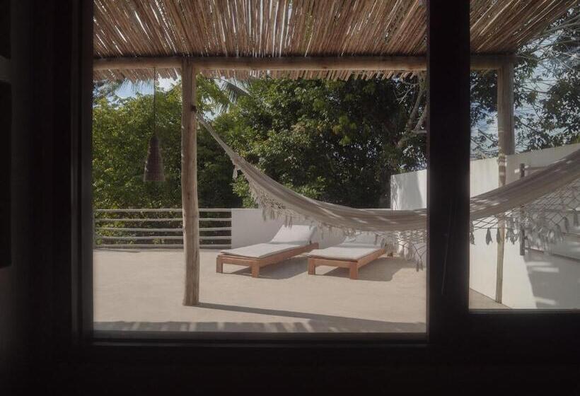 带大床的豪华间, Pousada Seis E Meia