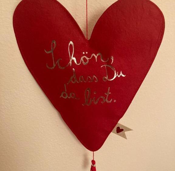 带阳台两卧公寓, Rosi`s