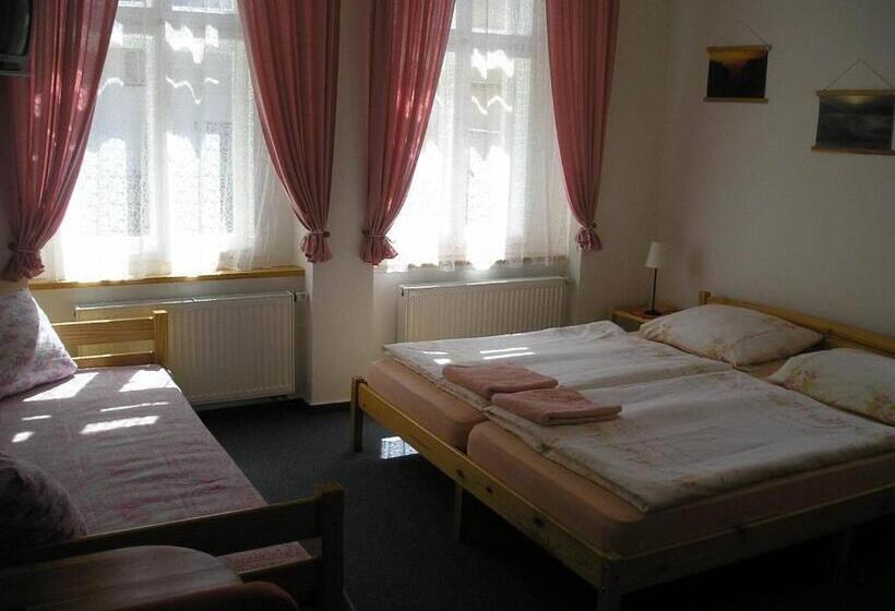 חדר סטנדרט לשלושה, Pension Abbazia