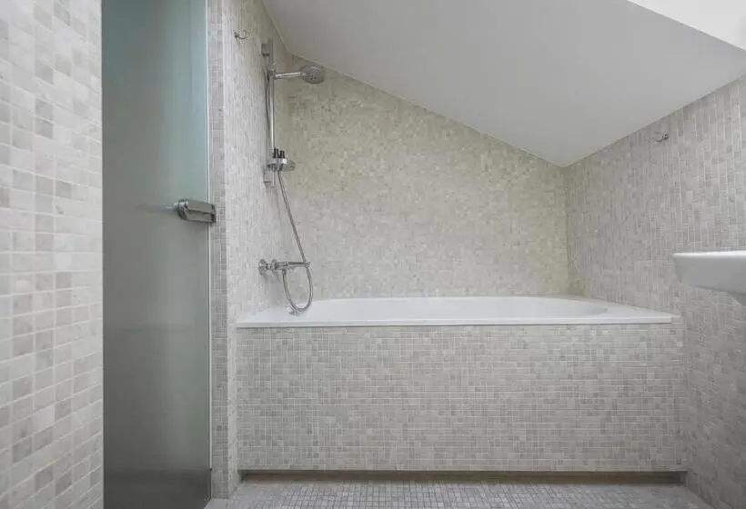 1 Bedroom Penthouse Apartment, Visit Nida Apartments