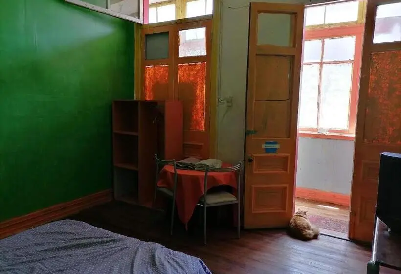 اتاق استاندارد سه تخته با سرویس بهداشتی مشترک, Hostal Del Gato