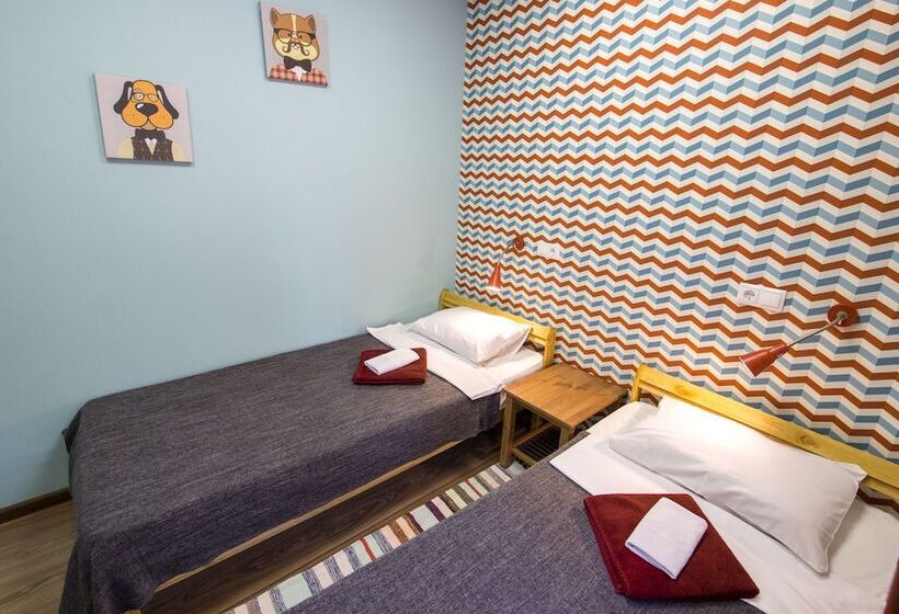 エコノミールーム, Artist Hostel On Kurskaya