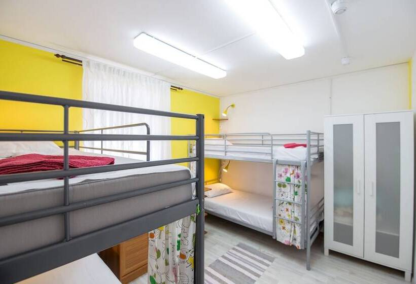 スタンダード４人部屋, Artist Hostel On Kurskaya