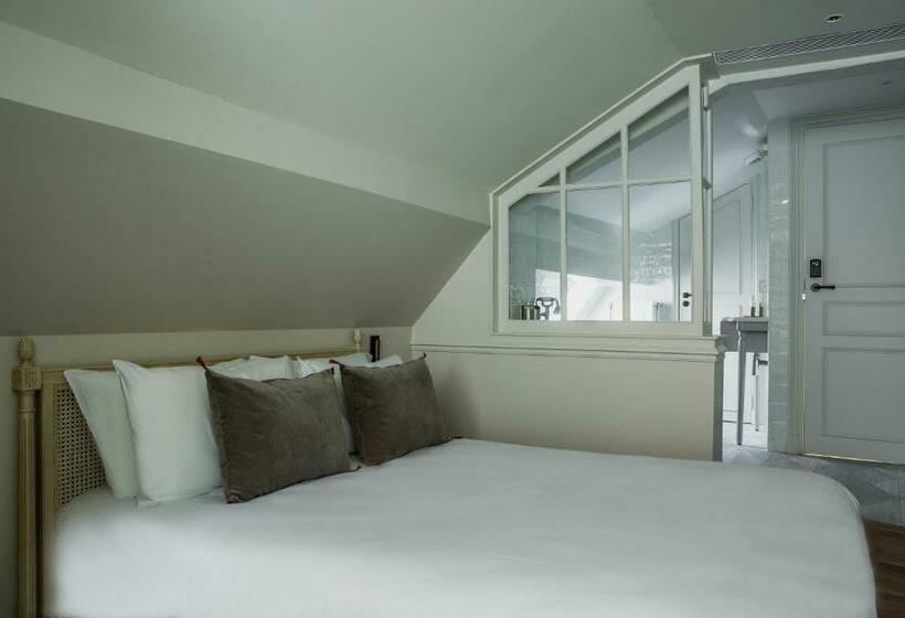 اتاق سوپریور, Charles V