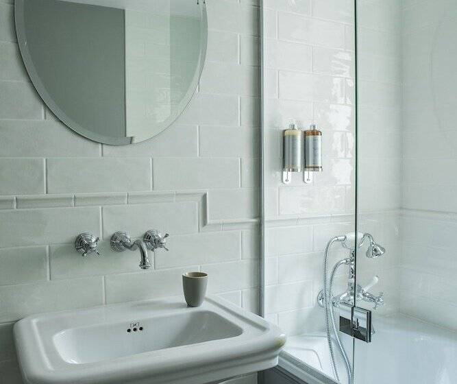 اتاق لوکس, Charles V