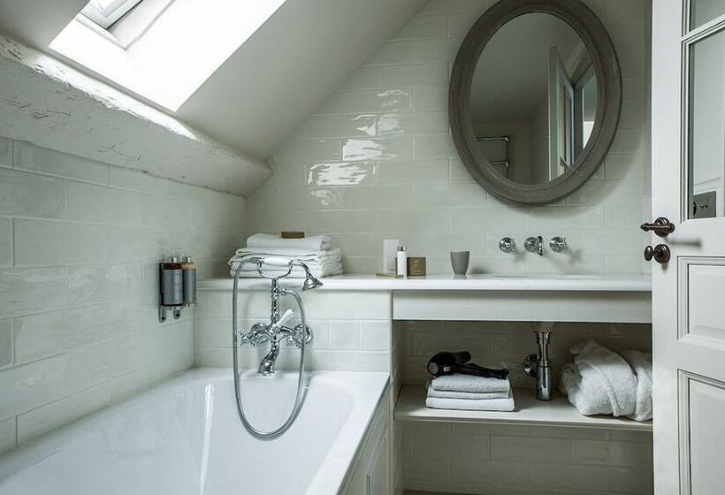 سوییت جونیور, Charles V