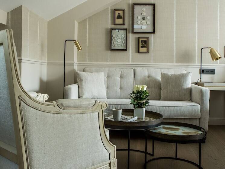 سوییت جونیور, Charles V