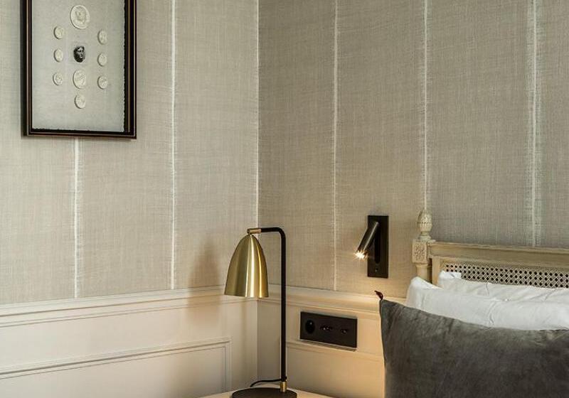 اتاق سوپریور, Charles V