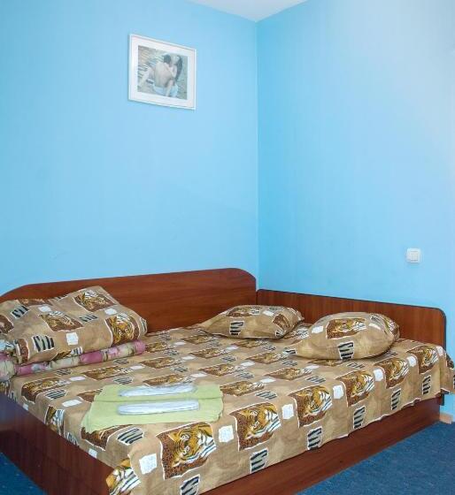 اتاق استاندارد سه نفره, Galitsiya