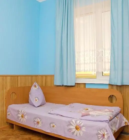 اتاق استاندارد سه نفره, Galitsiya