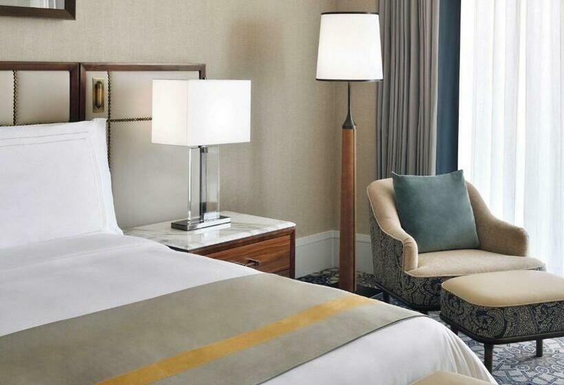 带大床的高级房间, Grand Plaza Mövenpick