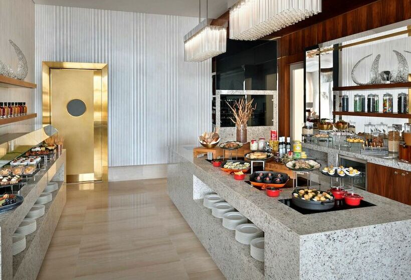 اتاق اجرایی با چشمانداز دریا, Grand Plaza Mövenpick