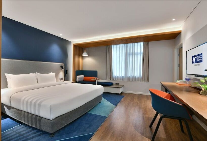Suite, Holiday Inn Express Chengdu North Railway Station, An Ihg
