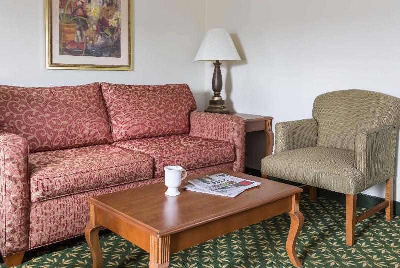 اتاق استاندارد با تخت بزرگ, Holiday Inn & Suites Saigon Airport, An Ihg