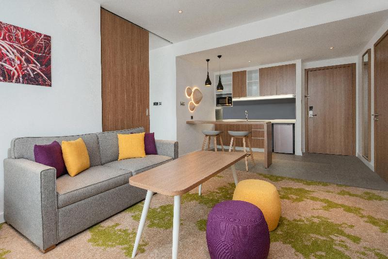 سوئیت با تخت بزرگ, Holiday Inn & Suites Saigon Airport, An Ihg