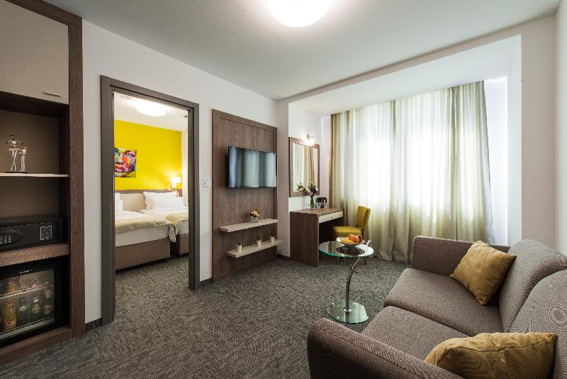 سوئیت با تخت بزرگ, Holiday Inn & Suites Saigon Airport, An Ihg