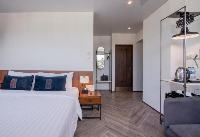 سوییت جونیور, Iron